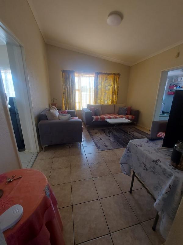 2 Bedroom Property for Sale in Goodwood Central Western Cape